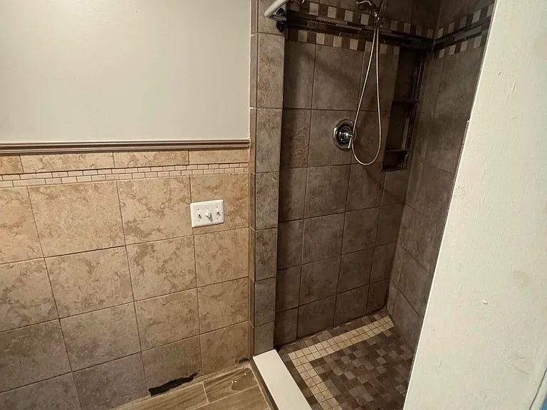 15940 Hackett St — Photo 6