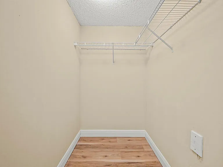 1100 Crestwood Ct S #1109 — Photo 17