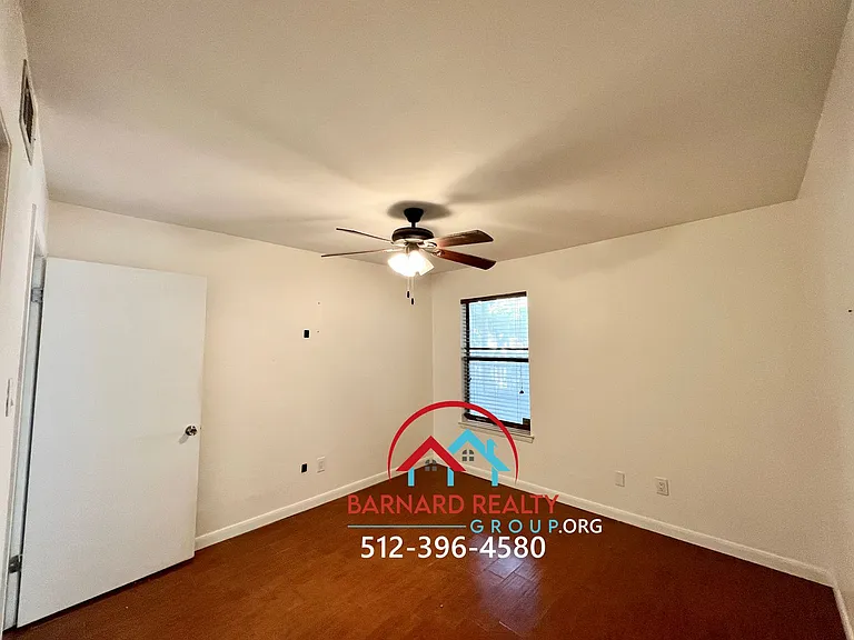 402 Fredericksburg St — Photo 17
