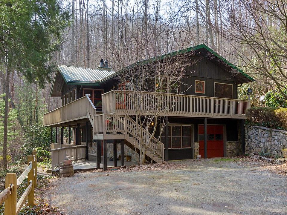 1st image of 376 Hutchinson