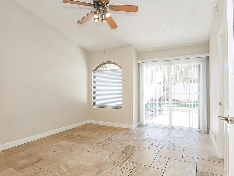 4452 E Wildwood Dr — Photo 9