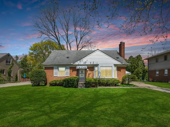 18210 Beverly Rd, Beverly Hills, MI 48025