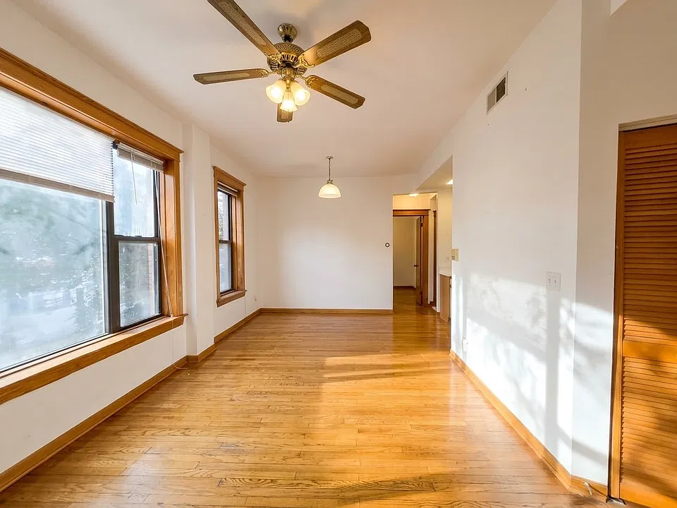 3420 N Paulina St #2