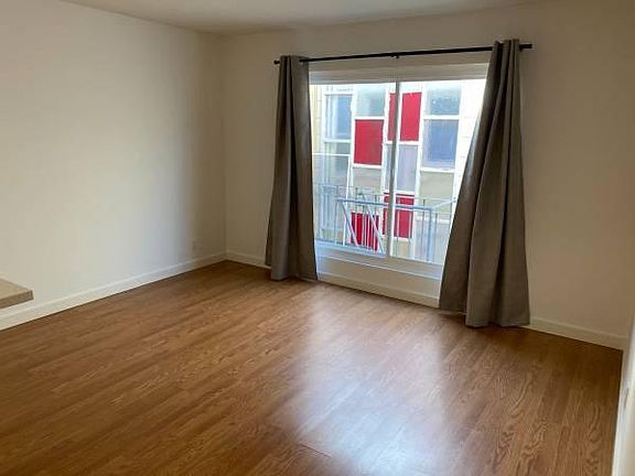 5th image of 220 Fair Oaks St #6