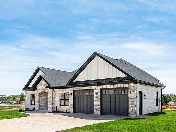 2nd image of 19 Crest Ridge Ct