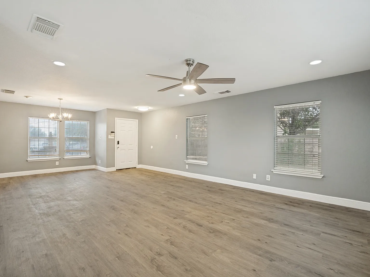 3 bed, 1736 sqft, $2,200 — Photo 4