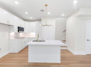 1275 Dewalt St, Houston, TX 77088