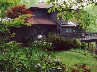 215 W Sondley Dr, Asheville City, NC 28805