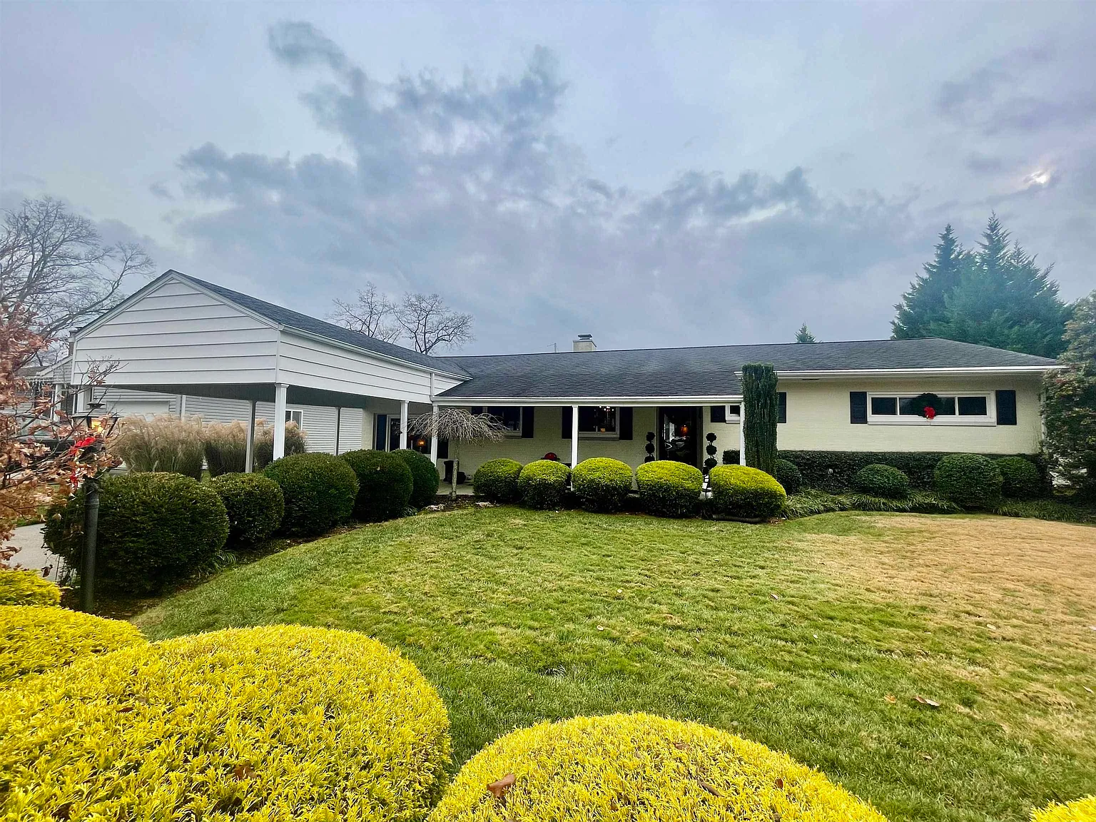 203 Forest View Dr photo 1