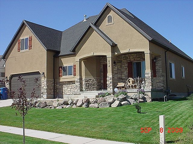 1st image of 674 W Aspen Hills Blvd