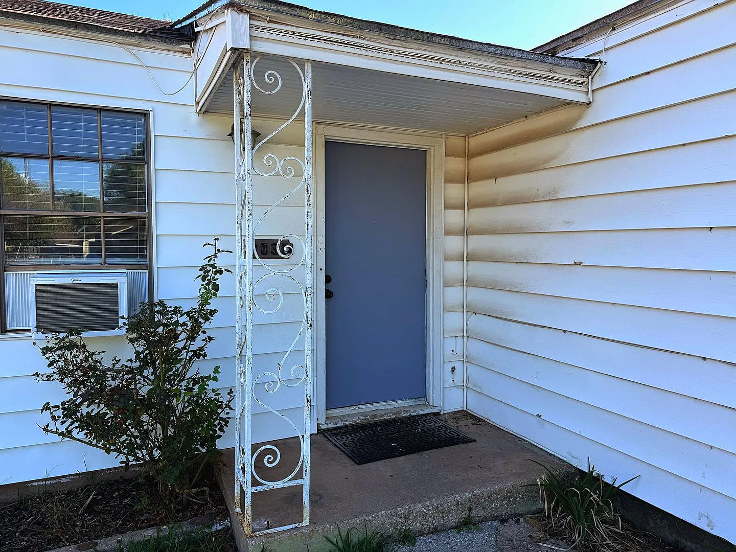 Charming 3 bed, 1 bath, 1,144 sq ft home in Faith Village! — Photo 2