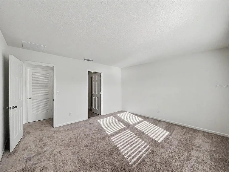 55 Signet Cir — Photo 5