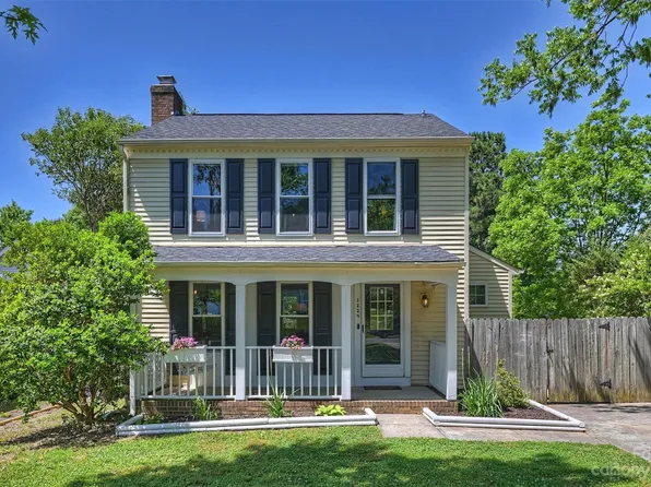 3229 Old House Cir, Matthews, NC 28105