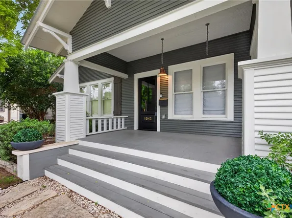 1042 Cross St, New Braunfels, TX 78130