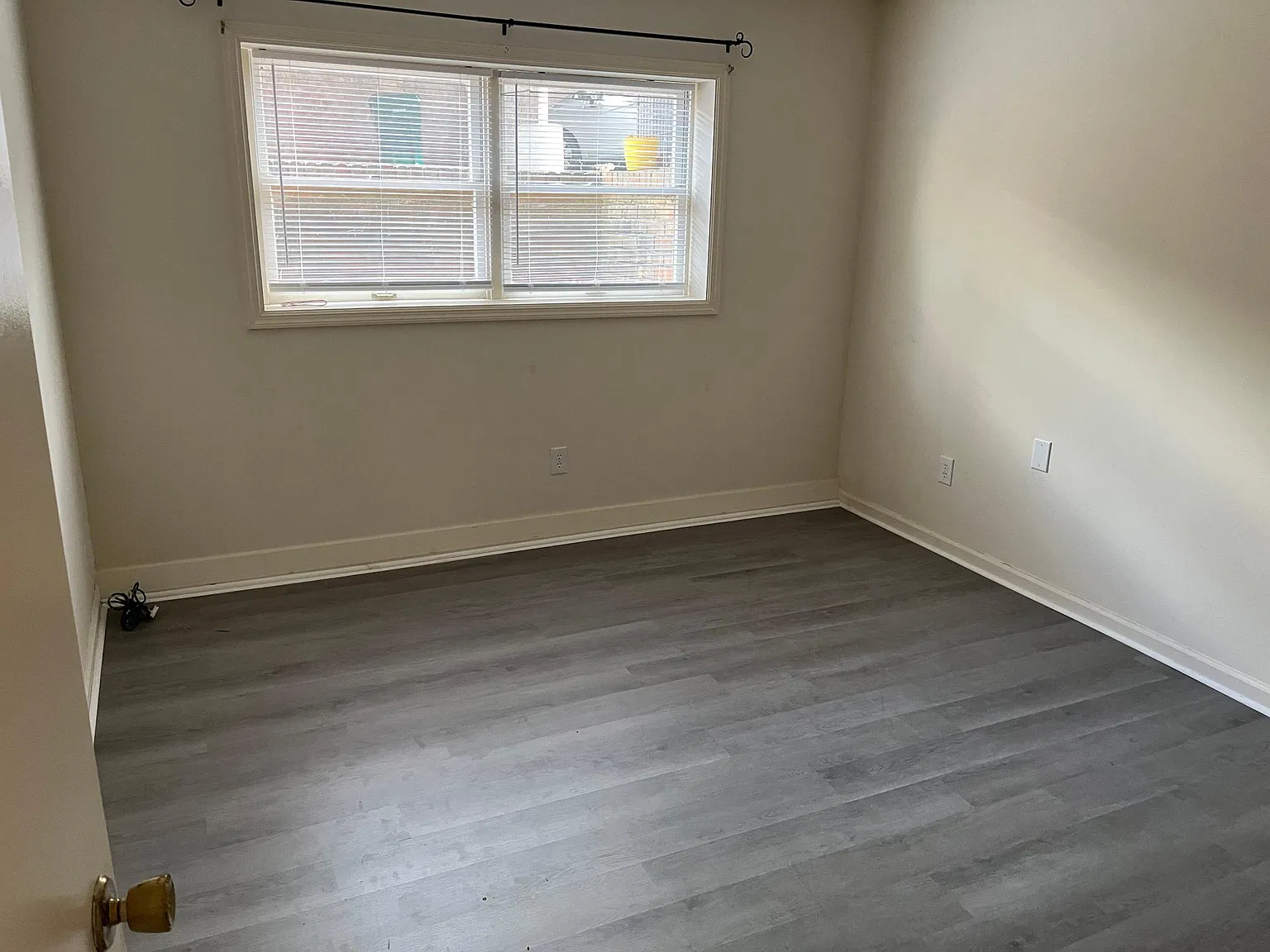 415 Oak St — Photo 4