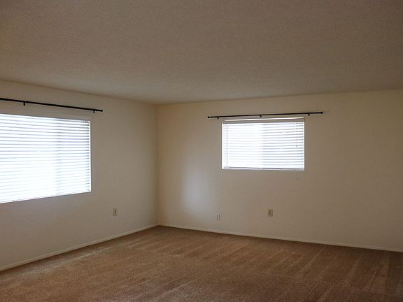 5th image of 517 Phillip Dr