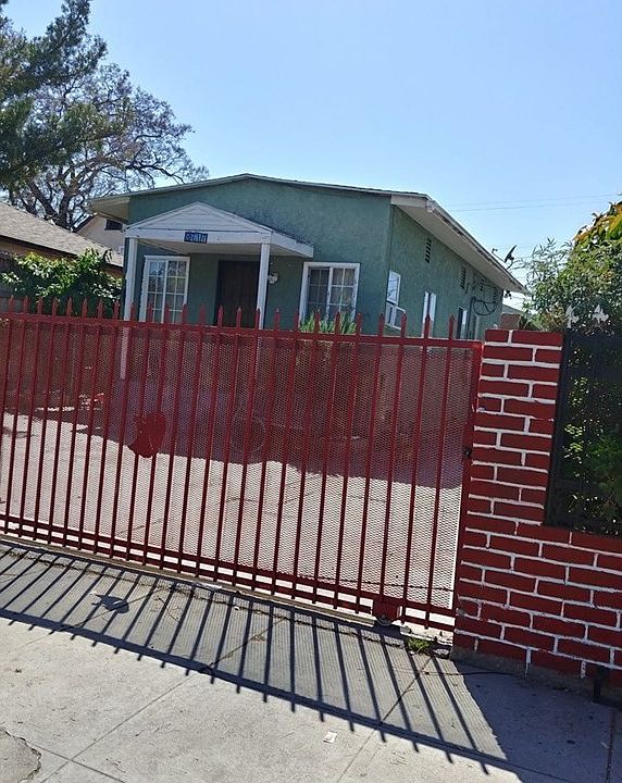 1st image of 3717 S Saint Andrews Pl