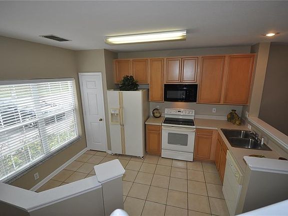 4th image of 994 Vineland Pl