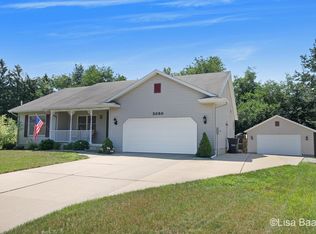 2080 Pine Aire Dr, Jenison, MI 49428