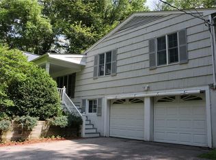 18 Meadow Ln, Chappaqua, NY 10514