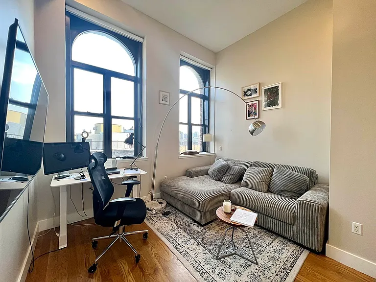 53 S 11th St #6A — Photo 2