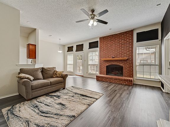4th image of 5209 Manhassett Dr