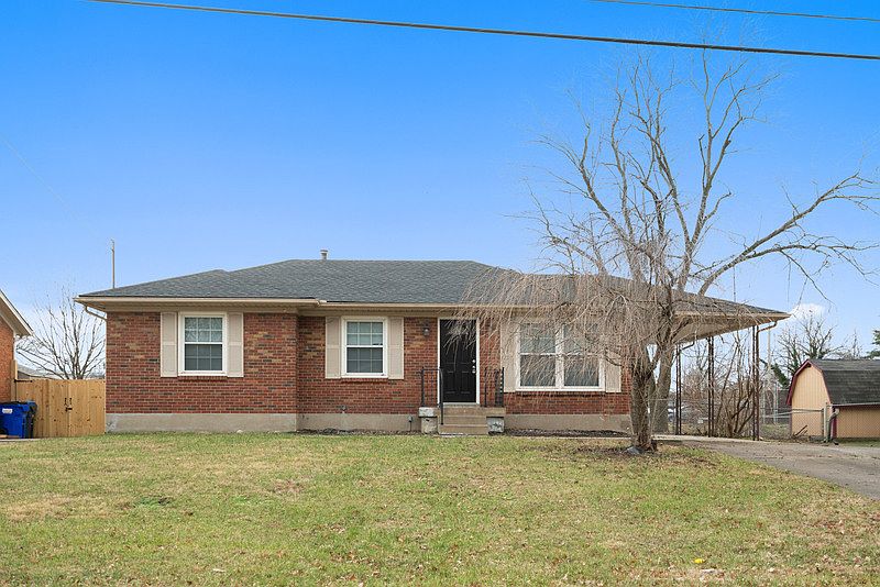 1st image of 4008 Pinecroft Dr