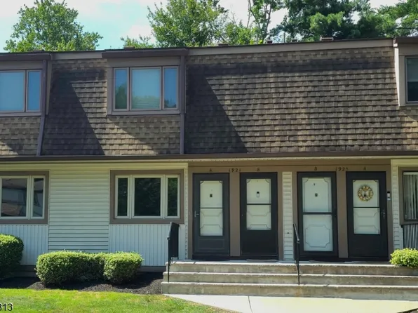 1921A Stonegate Ln, Stanhope Boro, NJ 07874