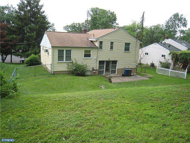 2nd image of 1324 Rose Rd