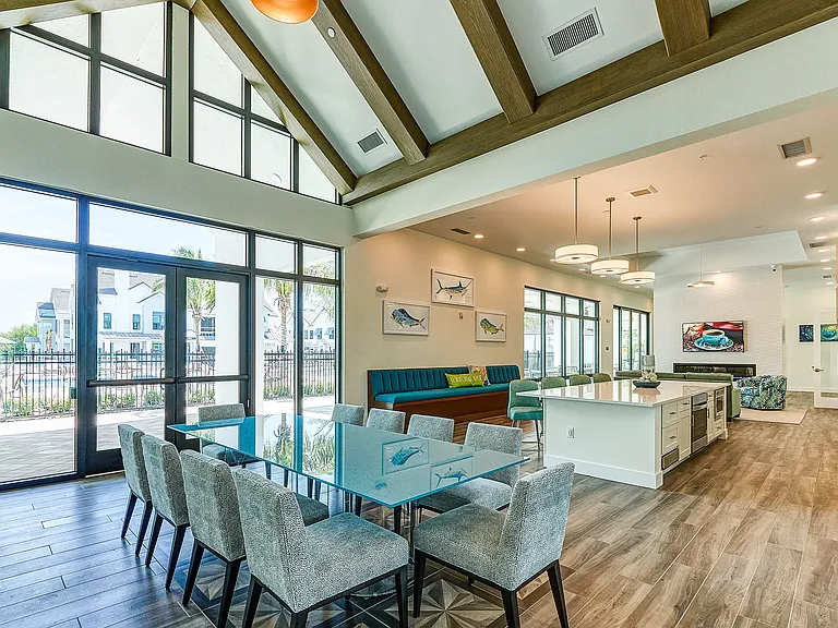 Imperial Crossing Luxury Apartment Homes community clubhouse seating area.