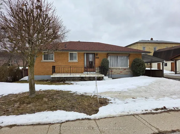 130 King St E, Wellington North, ON N0G 2L2