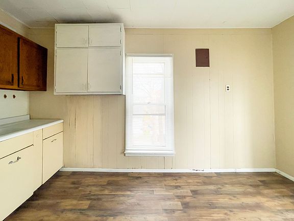 3rd image of 822 W Howard St #820-1/2