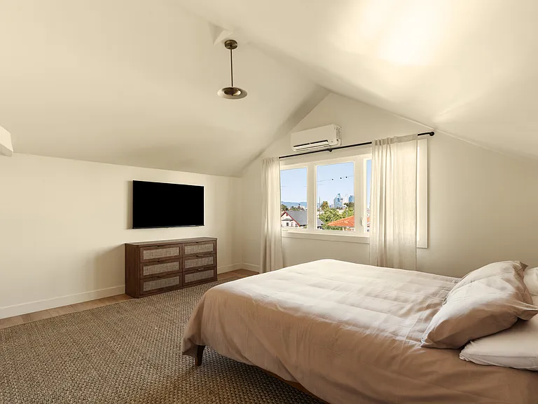 2722 S La Salle Ave #1/4 — Photo 12