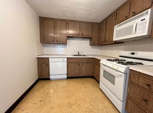 45 Pickering St APT 3, Danvers, MA 01923