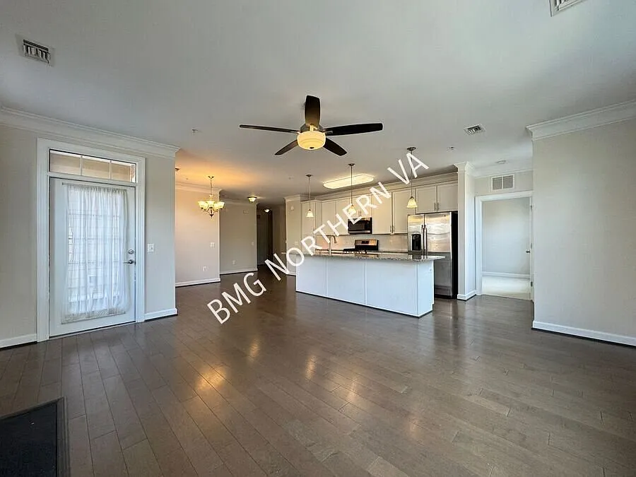 13740 Endeavour Dr — Photo 4