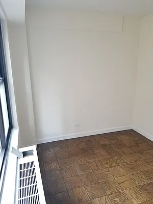 Rented by Manhattan Apartment Organization | media 83