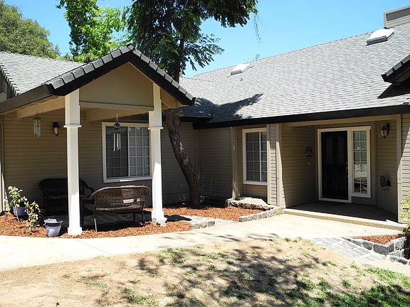 2nd image of 2392 Knollwood Dr