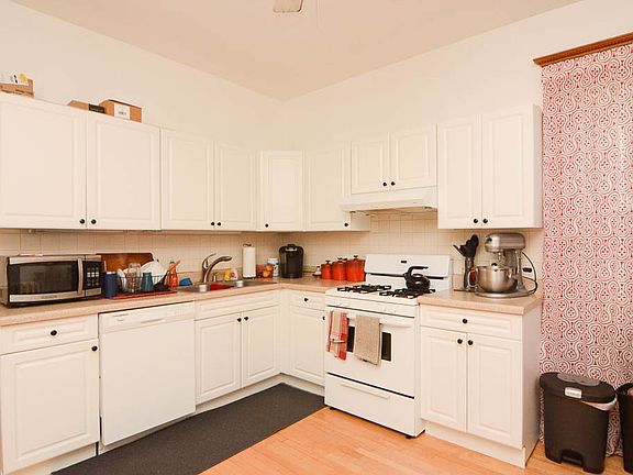 3rd image of 3701 W Wrightwood Ave #1