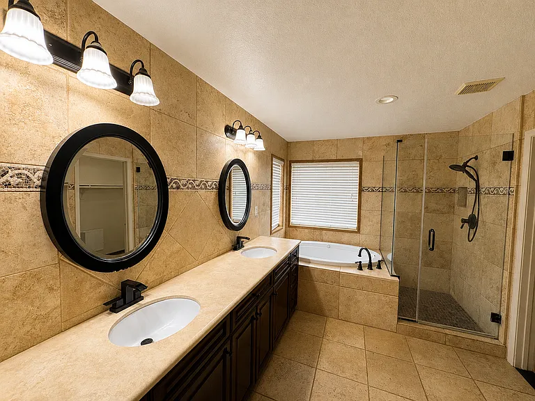 621 Marbella Ct — Photo 22