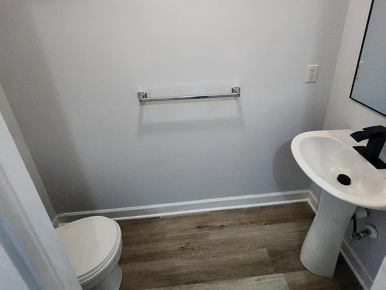 302 Hidden Dr — Photo 12