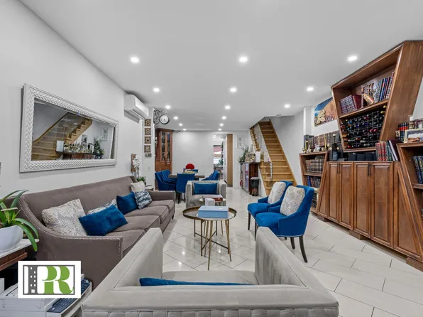 3338 Bedford Avenue image 4 of 15