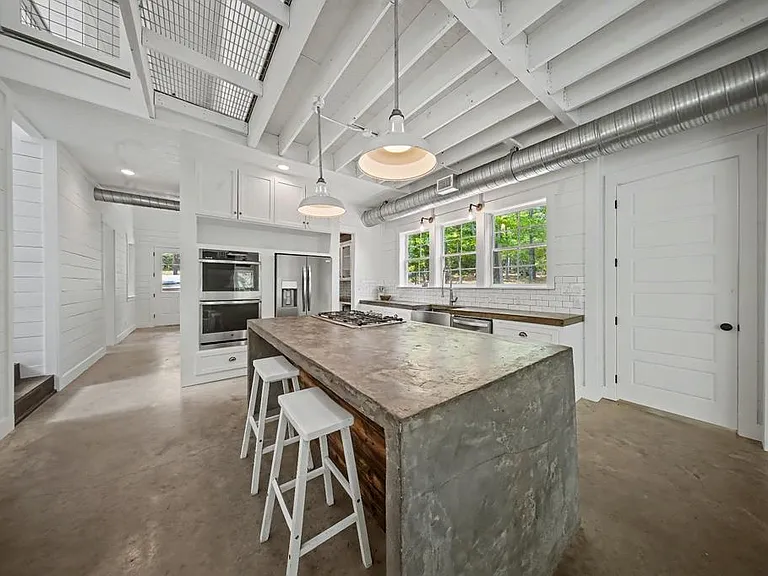 160 Delcrest Dr — Photo 11