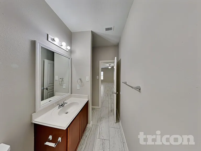 11114 Kingsnorth Dr — Photo 14