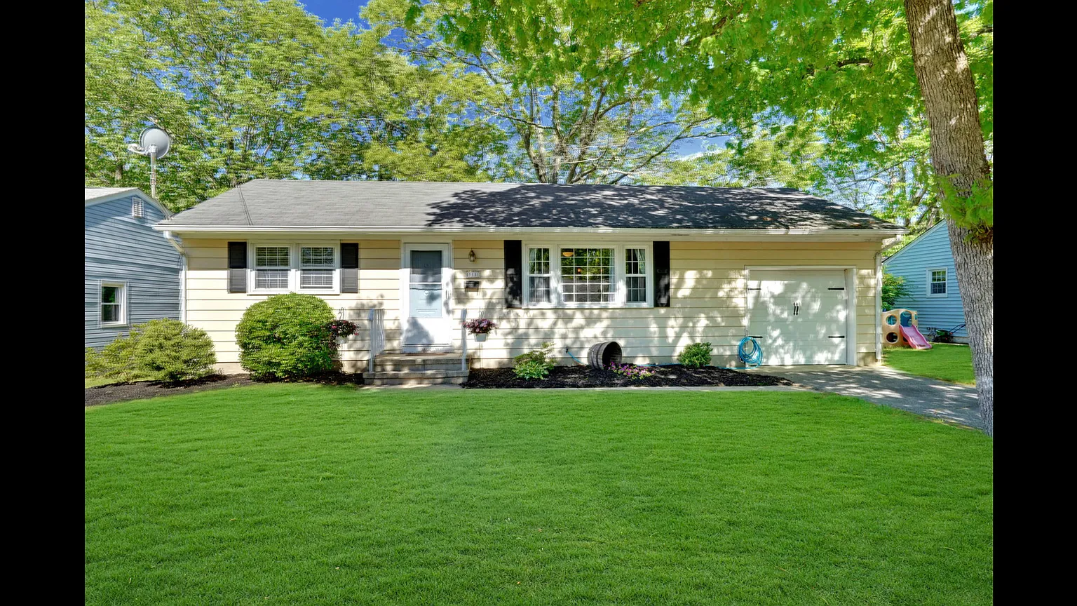 1111 Sunset Ave photo 1