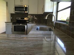 6590 SW 39th St, Miami, FL 33155