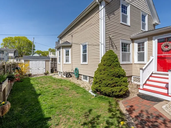 17 1/2 Ayer St, Peabody, MA 01960