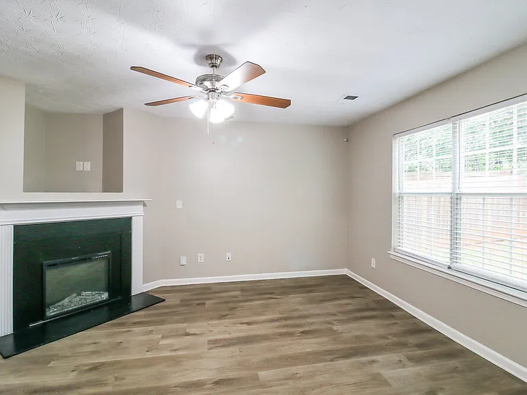 7423 Garnet Dr — Photo 6