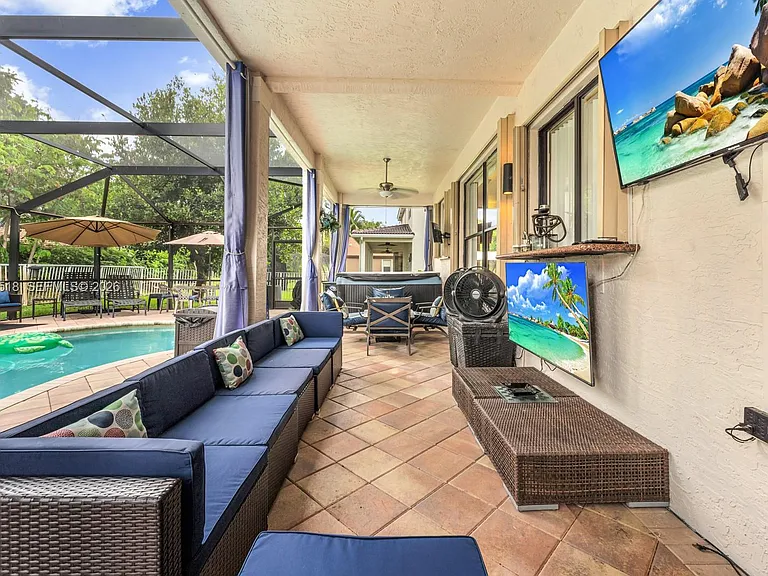 19500 SW 39th Ct — Photo 51