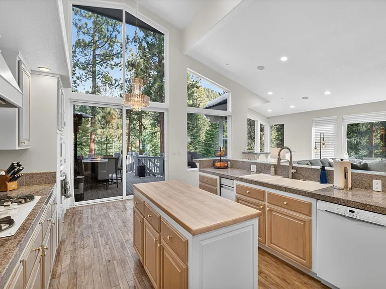 1264 Hidden Woods Dr — Photo 25
