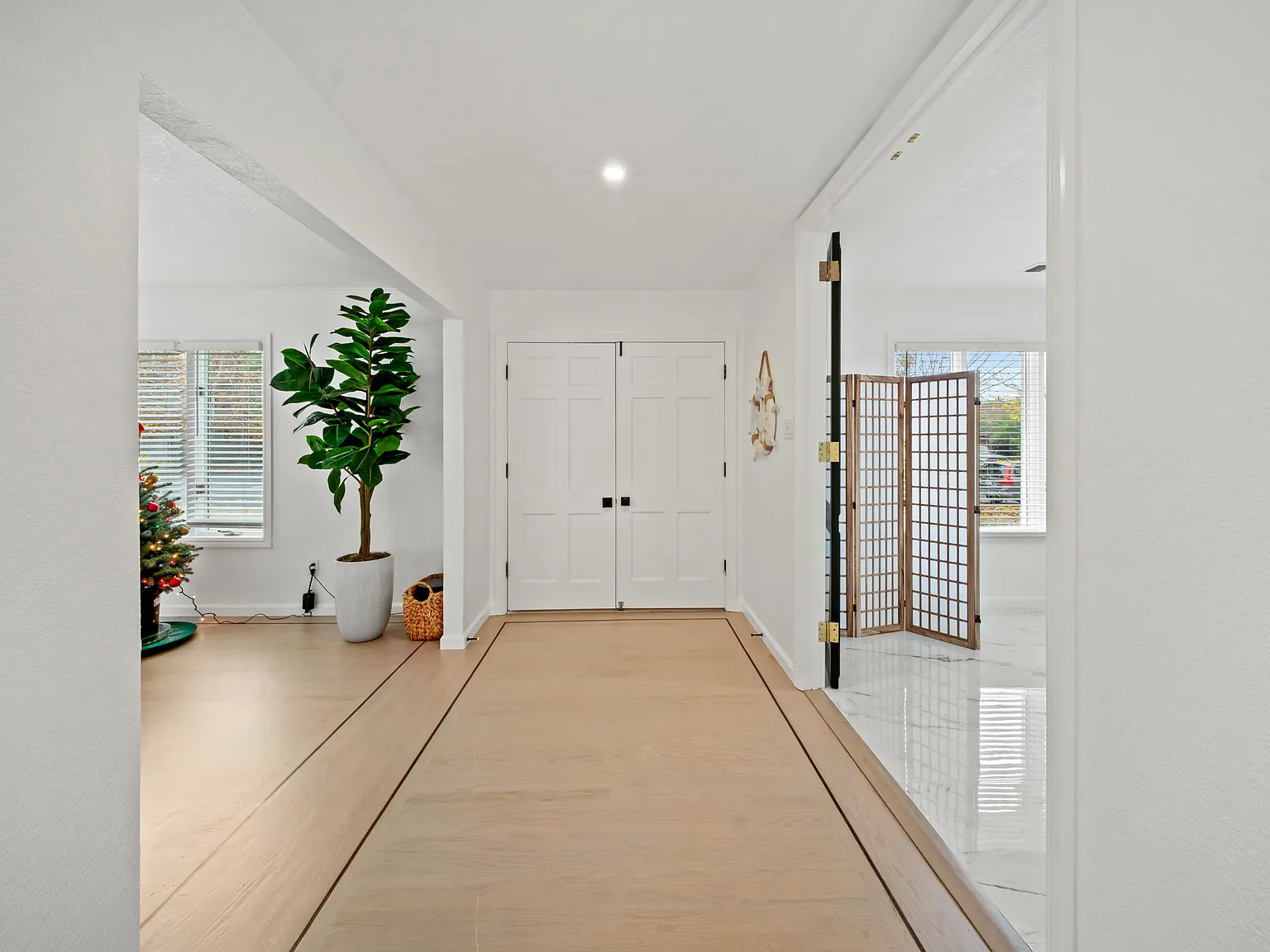 2 bed, 1100 sqft, $3,000 — Photo 2